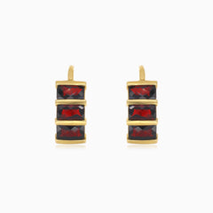 Zlaté náušnice se třemi obdélníkovými granáty