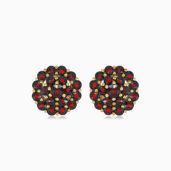 Pendientes de belleza con granate y pasos elegantes en oro amarillo