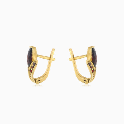 Elegantní zlaté náušnice s granáty