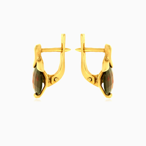 Elegante Ohrringe mit rund geschliffenem Granat im Tropfenschliff