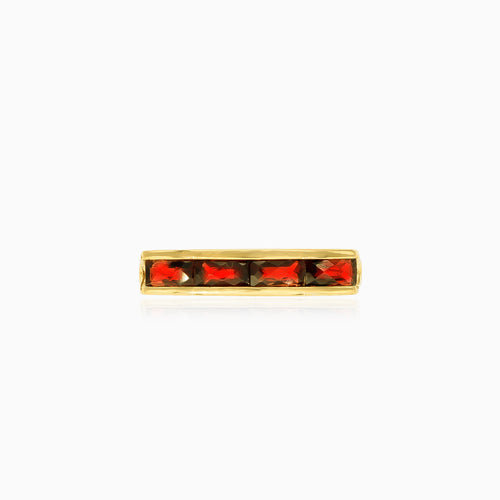 Langer Goldring mit Stabfassung und Granat