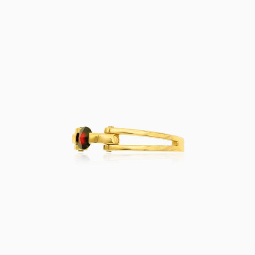 Eleganter Goldring mit rundem Granat
