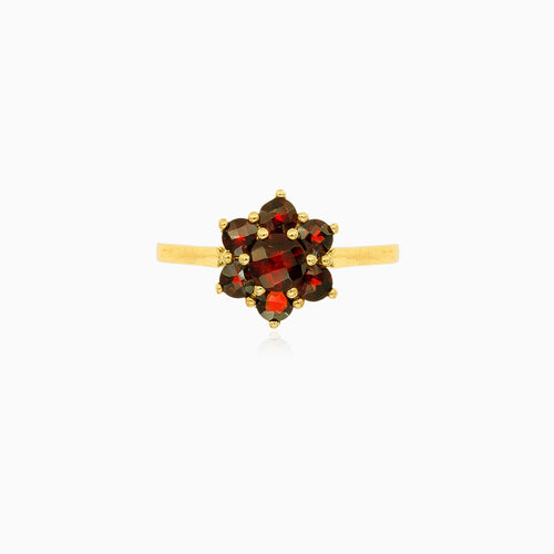 Schicker Goldring mit rundem Granat