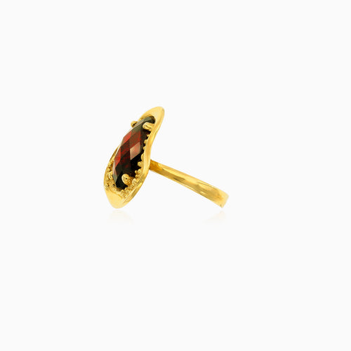 Eleganter ovaler Granat-Ring