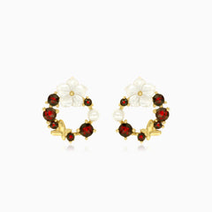 Pendientes redondos de granate con perla