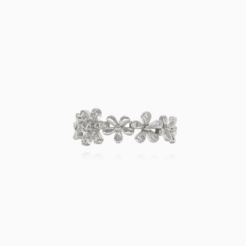 Eleganter Silberring mit Zirkonia im floralen Design