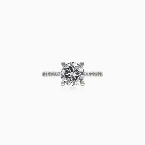 Strahlender Silberring mit Zirkonia