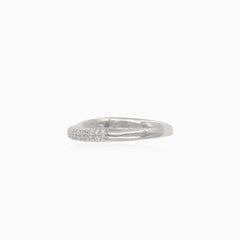 Schicker Damenring aus Silber im X-Design