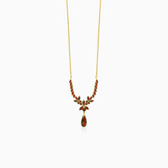 Collar de granate con talla marquesa y pera