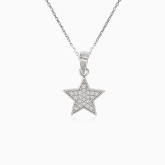 Colgante de estrella de plata con circonitas cúbicas.
