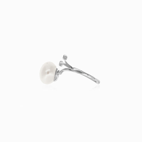 Stylish pearl and cubic zirconia ring