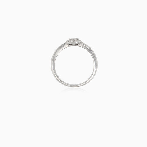 Anillo de compromiso clásico para mujer con diamantes redondos