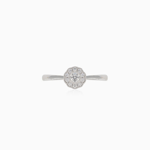 Moderner Verlobungsring für Damen mit runden Diamanten