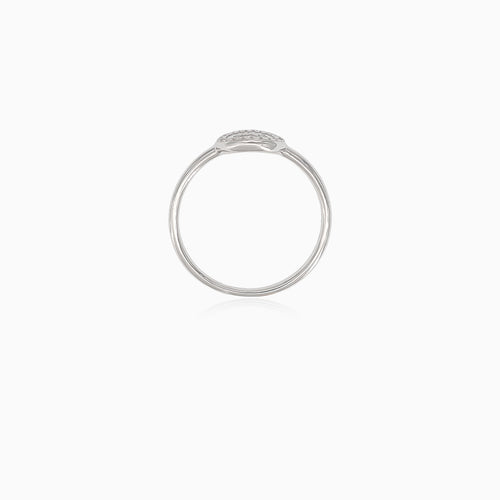 Funkelnder Ring mit Kreisdesign und Diamanten