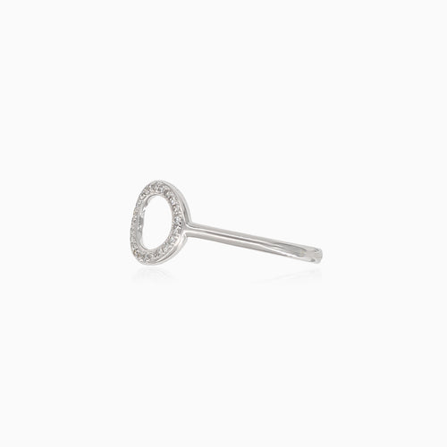 Funkelnder Ring mit Kreisdesign und Diamanten