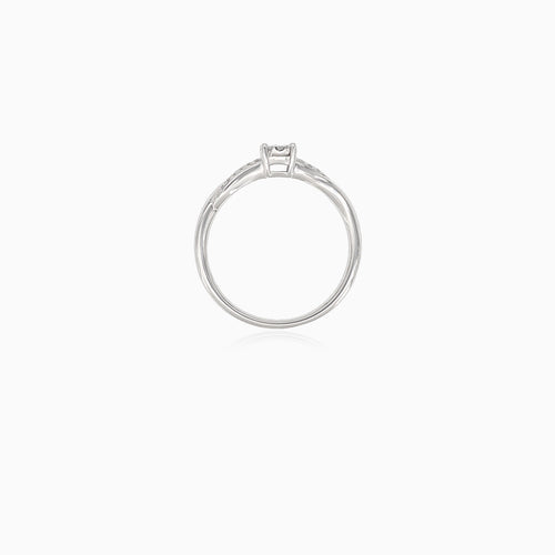 Stylish white gold women engagement ring