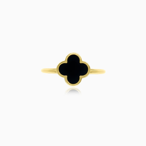 Stilvoller Goldring mit flach geschliffenem schwarzem Onyx