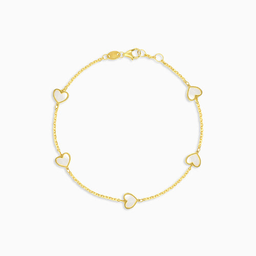 Bracelet chaîne en or jaune pour femme avec cœurs en nacre