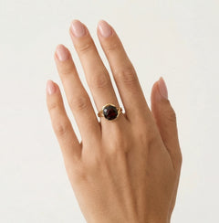 Stylish cushion garnet gold ring