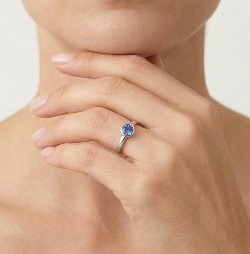 Elegantní prsten z bílého zlata s tanzanitem