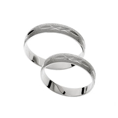 Alliance en or blanc mat avec détails hautement polis