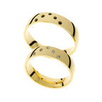 Timeless yellow gold wedding ring