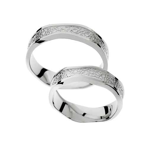 Atypical round white gold wedding ring