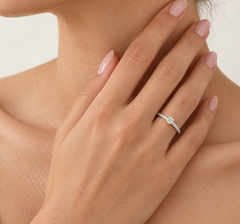 Yellow Gold Ring With Diamond-Set Shoulders