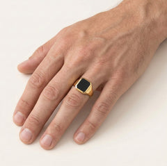 Bague en or avec onyx