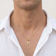 Zlatý přívěsek písmene "B"