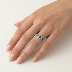 Zlatý prsten se safíry