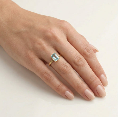 Blauer Topas-Ring aus Gold