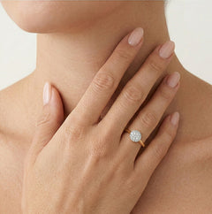 Prsten ze žlutého zlata s diamantem