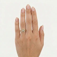Polished shimmering yellow gold ring