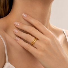 Yellow Gold Intertwined Knot Ring