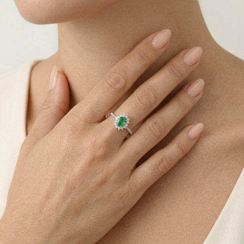 Zeitloser Ring mit Diamant und Smaragd