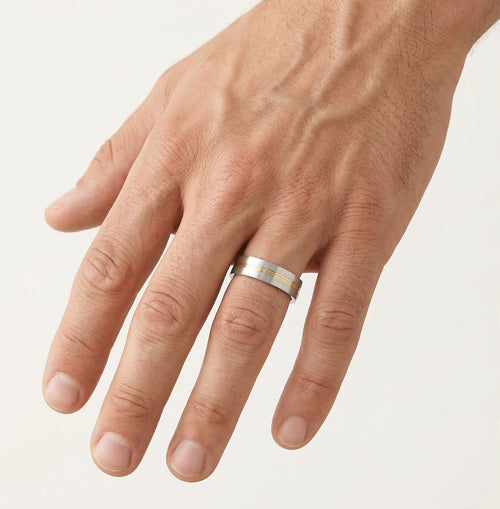 Ring aus Weiß- und Gelbgold mit quadratischem Design