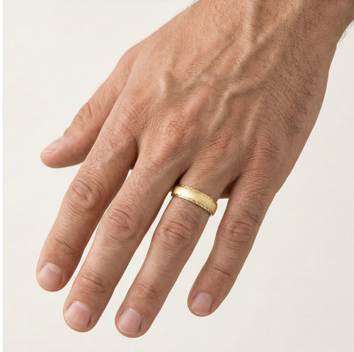 Elegantní detailní snubní prsten