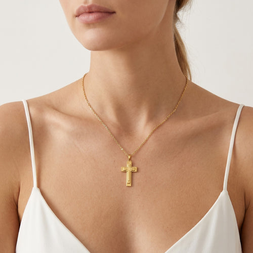 Goldenes Schichten-Kreuz-Pendant mit matter Oberfläche