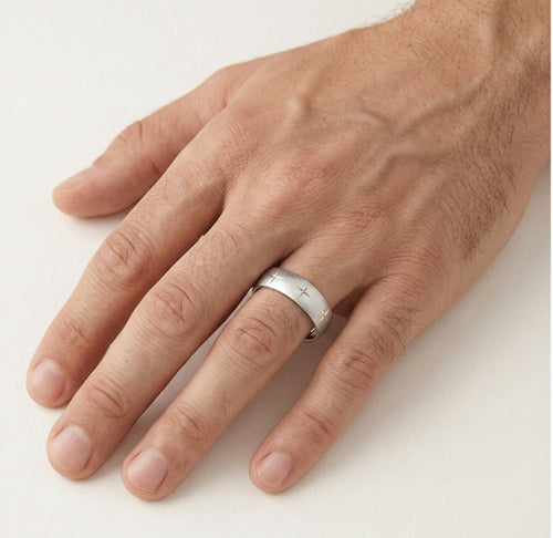 Anillo de boda de oro blanco mate con estrella