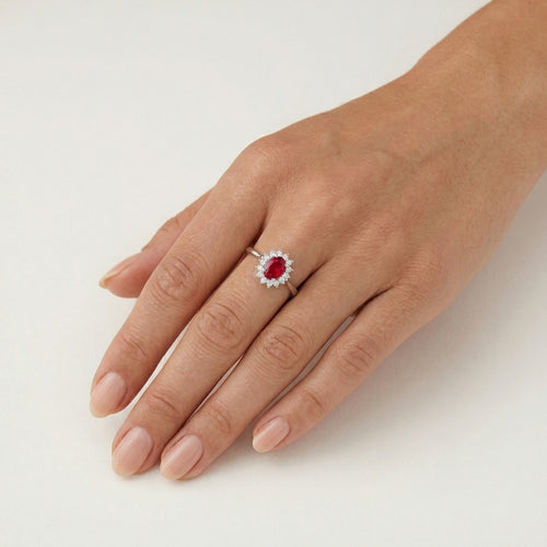 Königlicher Weißgoldring mit Diamant und Rubin