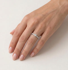 Six prong cubic zirconia ring