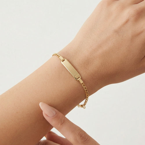 Kettenarmband mit Platte im Ankerkettenstil