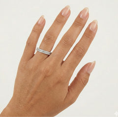 Dámský stříbrný snubní prsten s kubickými zirkony s dvojitou řadou