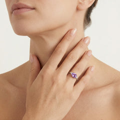 Bague en or blanc avec améthyste et zirconia
