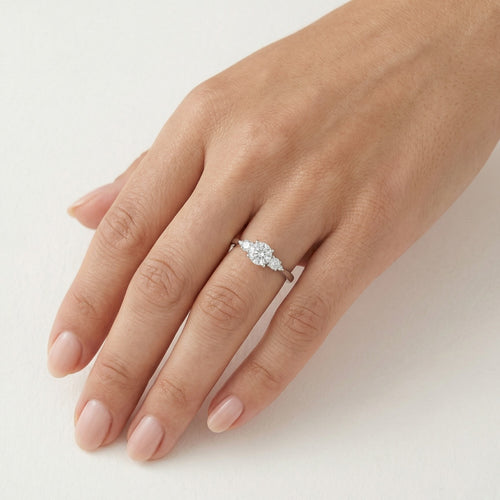 Stilvoller Silberring mit Zirkonia