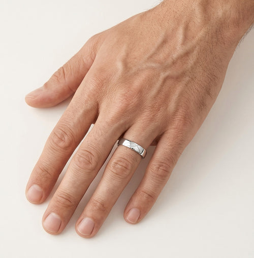 Snubní prsten z bílého zlata s motivem listů