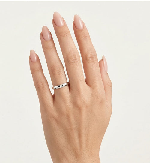 Anillo clásico fino de oro blanco