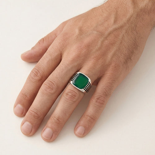 Silver bold ring with cushion jade