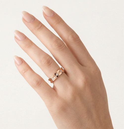 14kt Roségoldring mit Stein-Detail